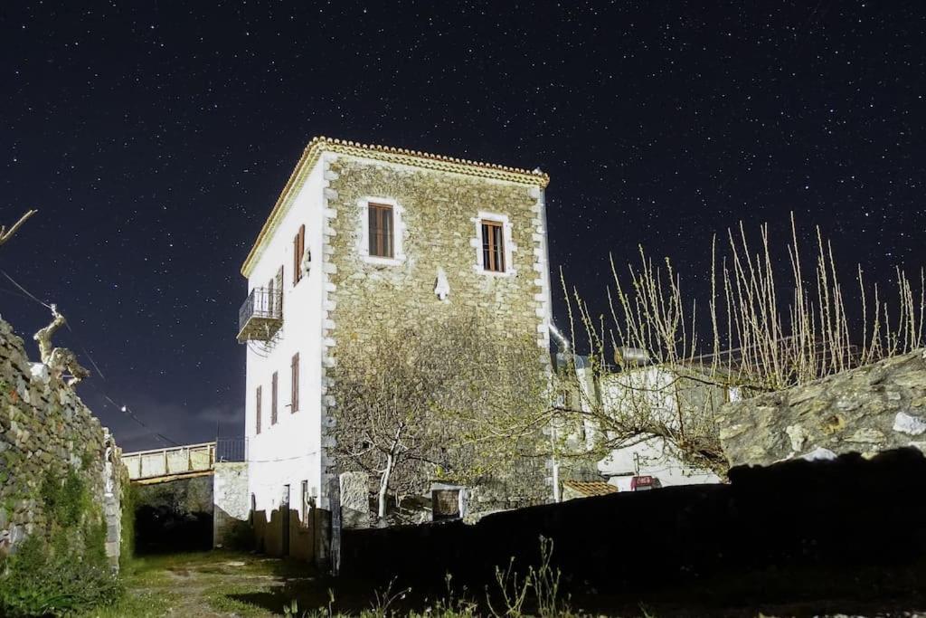 Μαγεμένος Πύργος Στις Θαλάμες Koumani Exterior foto
